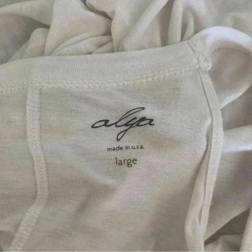 Alya white off the shoulder worded tee shirt - Picture 5 of 6